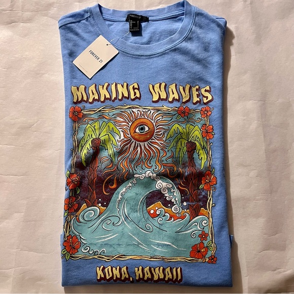 Forever 21 Graphic Boxy Making Waves Kona, Hawaii T-Shirt Blue/Multi Small - Picture 2 of 6